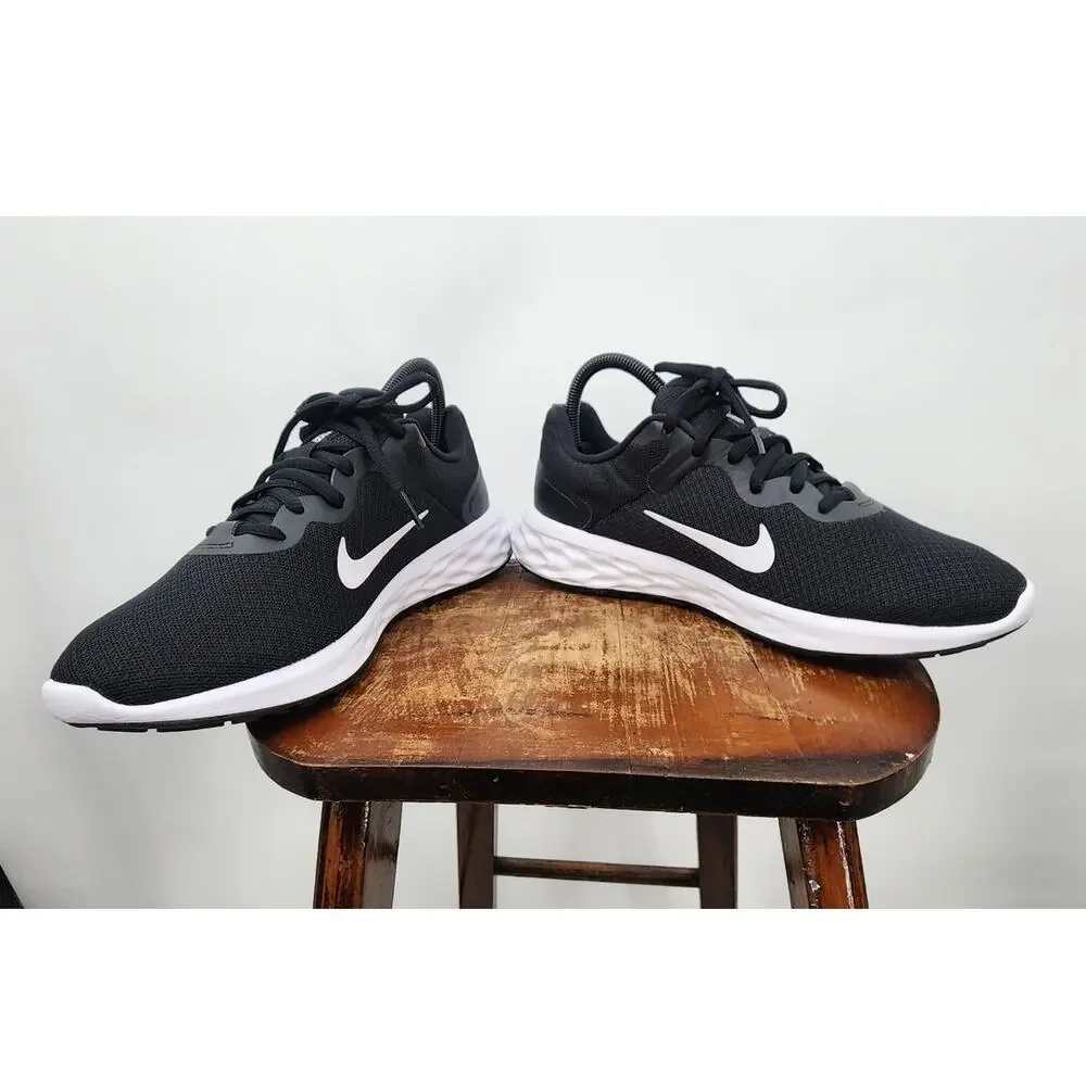 New Nike Revolution‎ 6 Men's Running Shoes Size 7 Black White Running